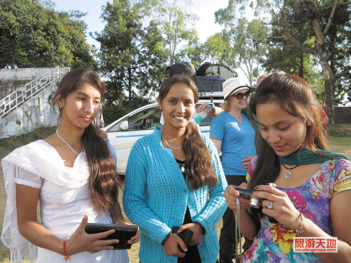滑翔傘美女帶你御風而行 滑翔傘美女帶你御風而行