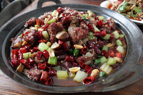 天下鹽 頗具文化氣息的川菜館 天下鹽 頗具文化氣息的川菜館