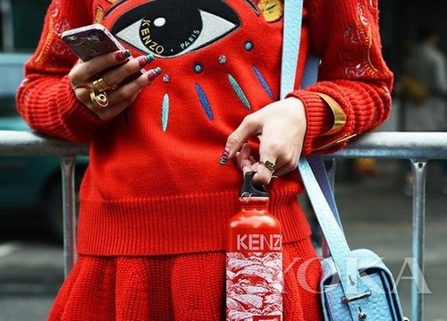 明星喜新厭舊 棄虎頭搶穿獨眼衛(wèi)衣(6) 明星喜新厭舊 棄虎頭搶穿獨眼衛(wèi)衣(6)