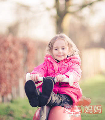 家長過度保護(hù) 孩子的獨立性會變差 家長過度保護(hù) 孩子的獨立性會變差