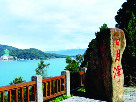 臺灣游專家3月29日、4月21日連續(xù)開行游臺灣送香港夕陽紅專列，組織近2000位爸媽走進(jìn)寶島臺灣，圓