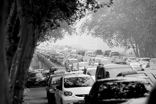 市區(qū)機動車保有量達130萬輛 市區(qū)機動車保有量達130萬輛