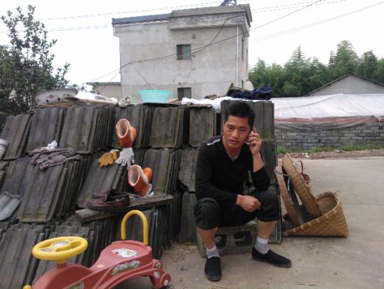 張輝忙于電話找工作，表示將自食其力。