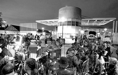 阿拉法特去世時(shí)所在的法國(guó)軍醫(yī)院。