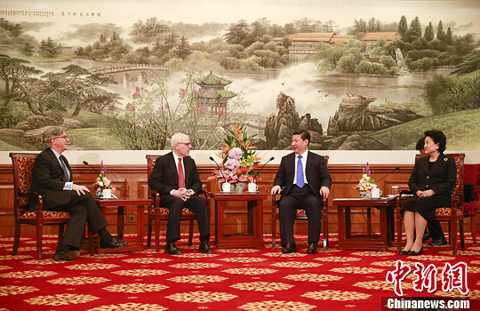 10月23日，中國國家主席習(xí)近平在北京釣魚臺國賓館會見清華大學(xué)經(jīng)濟(jì)管理學(xué)院顧問委員會海外委員。