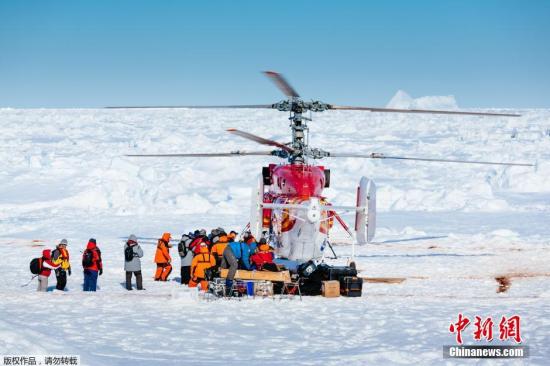 成功營救俄船乘客的中國雪龍?zhí)柶票缓癖ё? alt=