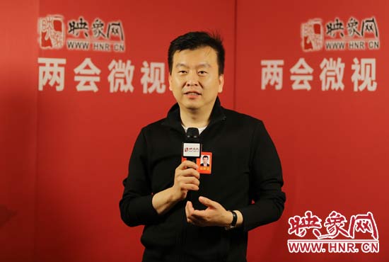 全國(guó)人大代表張澤群接受映象網(wǎng)“兩會(huì)微視”訪談。