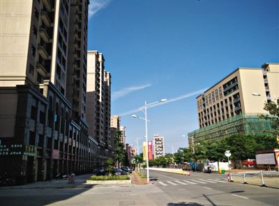 5月12日，泉州洛江區(qū)雙陽(yáng)。知情人稱(chēng)，徐鋼任期內(nèi)，在洛江區(qū)任職的謝清平協(xié)助徐鋼的表親在這里拿地。