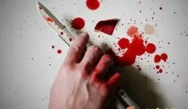 男子用被子捂死妻子 在其胸部、腹部寫下我愛你