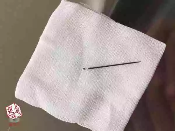 7歲男童將3厘米繡花針塞進(jìn)尿道 數(shù)家醫(yī)院束手無策