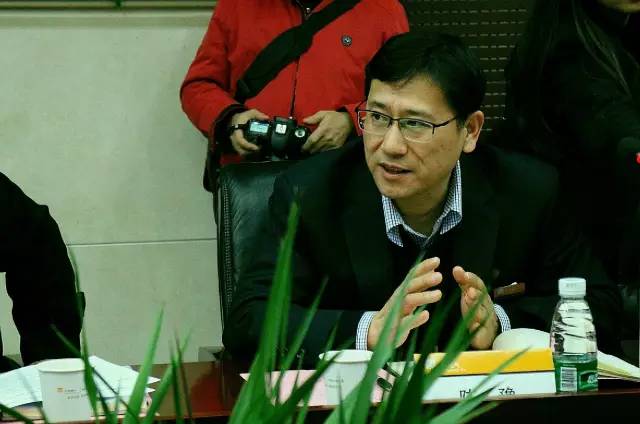 互動結(jié)束后華潤燃氣的陳豫總也對各位達人們提出的問題一一作出解答，可是讓大家伙兒們相當滿意呢！