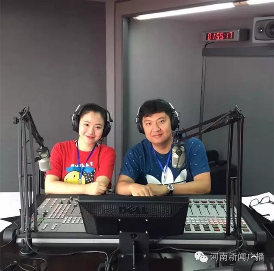 河南新聞廣播主持人趙凱、田羽全程現(xiàn)場(chǎng)直播