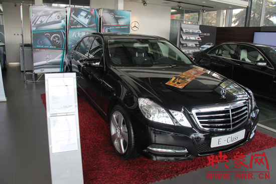 奔馳E300L 奔馳E300L