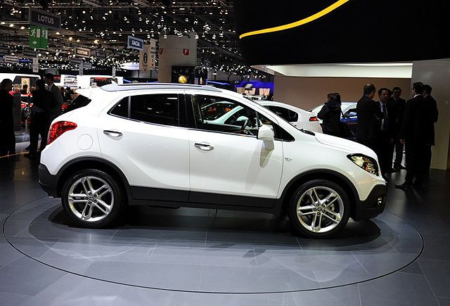 歐寶Mokka海外版車(chē)型實(shí)拍