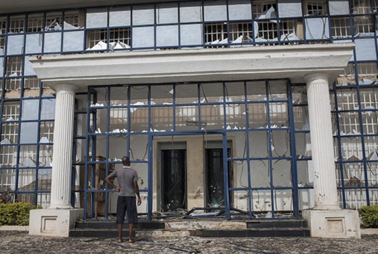 尼日利亞伊斯蘭極端武裝組織“博科圣地”約貝州古杰巴(Gujba)市的農(nóng)業(yè)學(xué)院，射殺數(shù)十名學(xué)生。