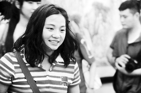 河南妹子奧運冠軍李雪英回家 省體育局領(lǐng)導接機