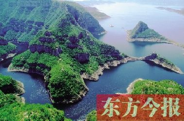 碧水藍(lán)天有綠色,是濟(jì)源人生活的愿望。如今,正是因?yàn)闈?jì)源有山有水,綠樹成蔭,很多在外工作的濟(jì)源人慢慢選擇回家鄉(xiāng)買房定居。