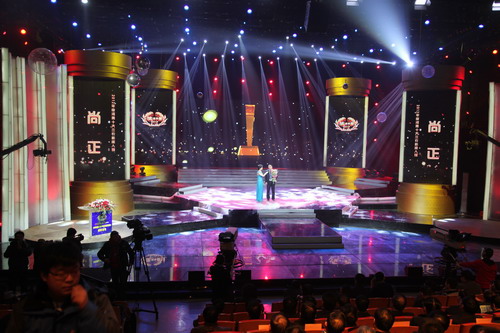 1月18日晚，2012年河南十大三農(nóng)新聞人物在河南電視臺演播廳揭曉。