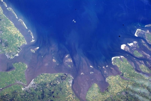 從太空鳥(niǎo)瞰地球美麗景觀