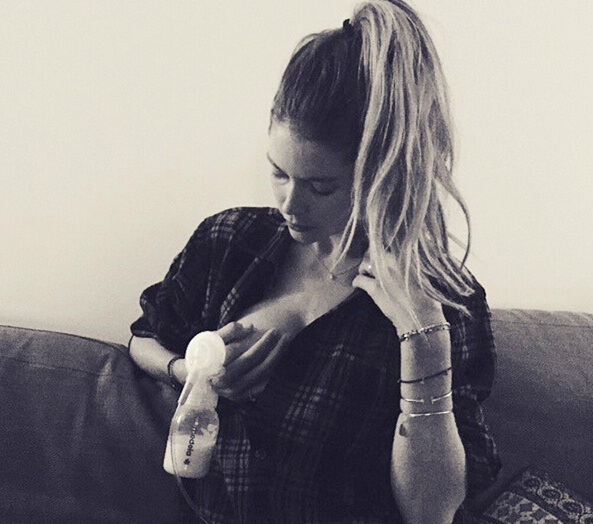 性感女星為孩子“袒胸露乳” 性感女星為孩子“袒胸露乳”