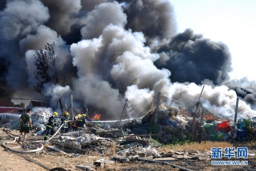 山東村民上墳引發(fā)大火 濃煙滾滾 山東村民上墳引發(fā)大火 濃煙滾滾