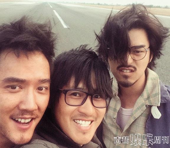 工地生活三人行。