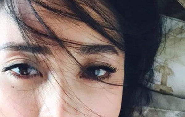 蔣勤勤吊帶美照。