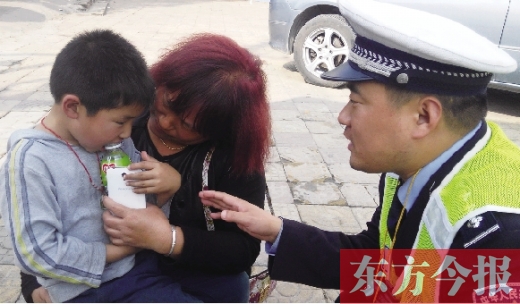 昨日，5歲的男孩獲救后，向民警講述被拐經(jīng)過。