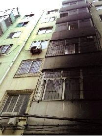 鄭州小區(qū)業(yè)主私拉充電線引火災(zāi) 毀4輛電動車熏黑7層樓