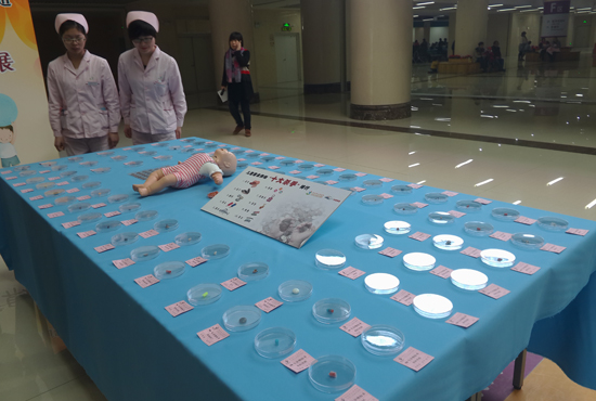 鄭州市兒童醫(yī)院舉行的首屆兒童氣道、食道異物展