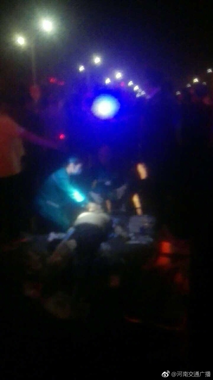 電動車被面包車撞飛十幾米 騎車女子當(dāng)場死亡 電動車被面包車撞飛十幾米 騎車女子當(dāng)場死亡