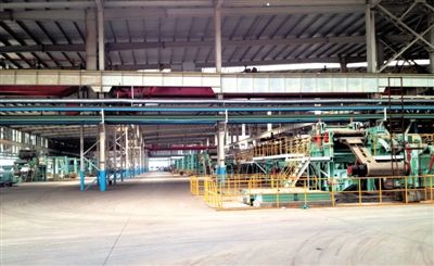 12月4日，三峽全通一個閑置的車間內(nèi)，落滿厚厚的塵土。