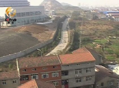 本應(yīng)沒有居民樓的區(qū)域，布滿密密麻麻的樓房