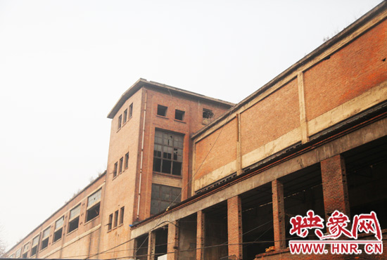 廢舊的廠房，充滿滄桑感