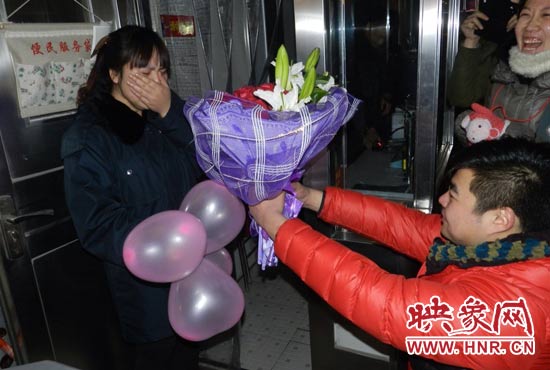 “嫁給我吧，我要愛(ài)你一生！”