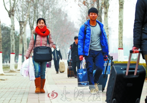 走進(jìn)熟悉的校園，看到熟悉的笑臉，就這樣懷揣著自信和目標(biāo)，迎接明天靠近下一站。