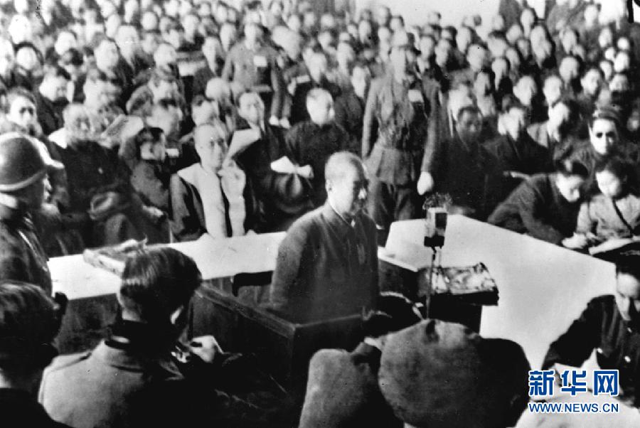 這是抗日戰(zhàn)爭勝利后，制造南京大屠殺的主要罪犯、日軍第6師團(tuán)師團(tuán)長谷壽夫被押上審判臺(tái)并被處死刑。