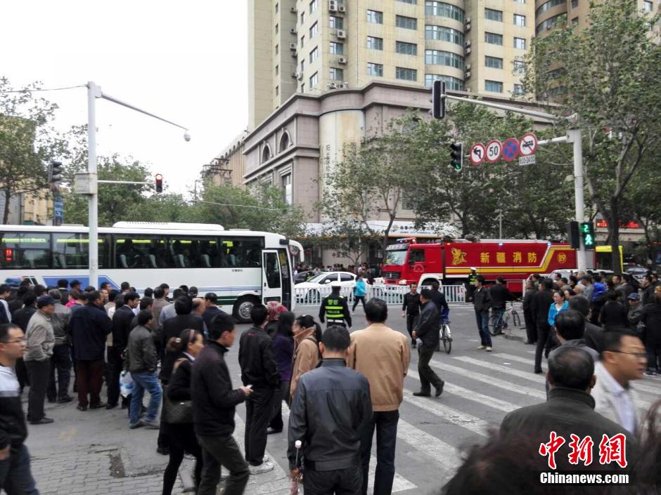 自治區(qū)和烏魯木齊市有關(guān)部門(mén)迅速處置，傷員已全部送往醫(yī)院救治。