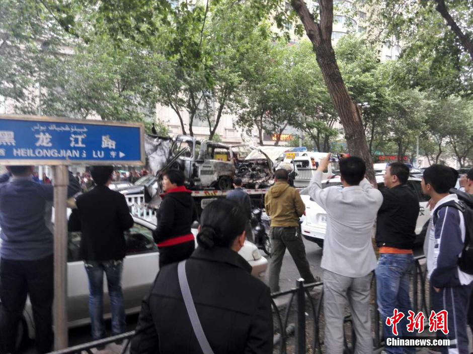 自治區(qū)和烏魯木齊市有關(guān)部門(mén)迅速處置，傷員已全部送往醫(yī)院救治。