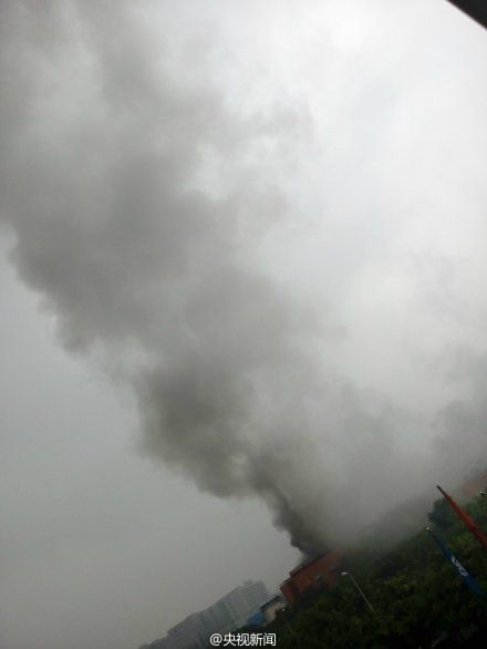 成都一制藥廠發(fā)生爆炸引發(fā)火災(圖)