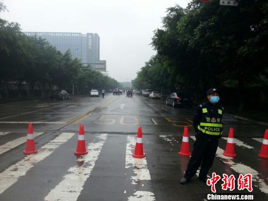 成都生物公司發(fā)生化學(xué)品閃爆事故 3人燒傷(圖) 成都生物公司發(fā)生化學(xué)品閃爆事故 3人燒傷(圖)