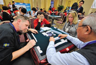 2012年10月28日，重慶，“第三屆世界麻將錦標賽”拉開戰(zhàn)幕，不少國外選手前來參賽。