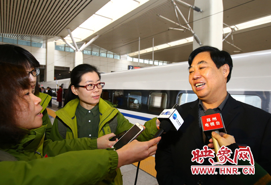 大象融媒映象網(wǎng)記者采訪駐豫人大代表 大象融媒映象網(wǎng)記者采訪駐豫人大代表