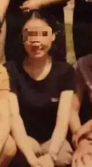 吳老師教音樂，已在該校工作十幾年。