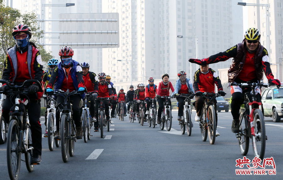 獻(xiàn)愛(ài)心、騎行天下，映象網(wǎng)騎行車友樂(lè)翻天