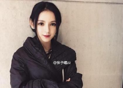 國民老公王思聰?shù)木p聞女友張予曦，93年