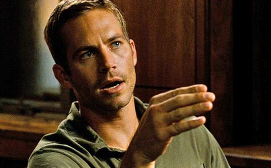 為了讓多姆重獲自由，布萊恩與FBI達(dá)成協(xié)議