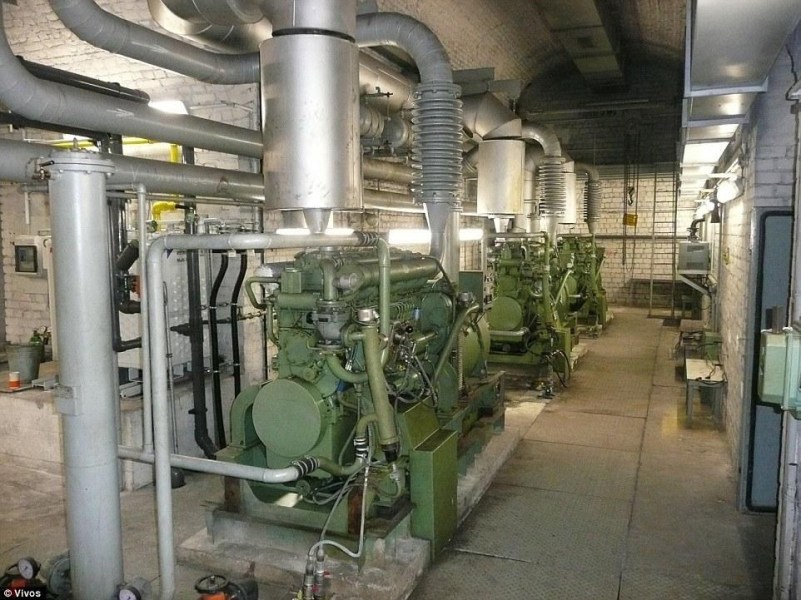 地堡中有無數(shù)個洞室，每個都會有自己的安全系統(tǒng)，還有無數(shù)可密封的防爆門。