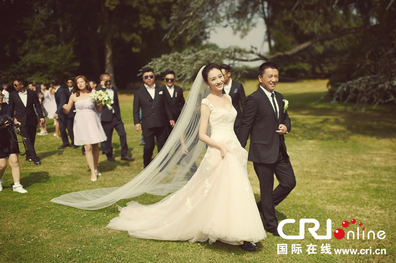 李小冉比利時辦婚禮 朱丹、鐘欣潼、應采兒做伴娘