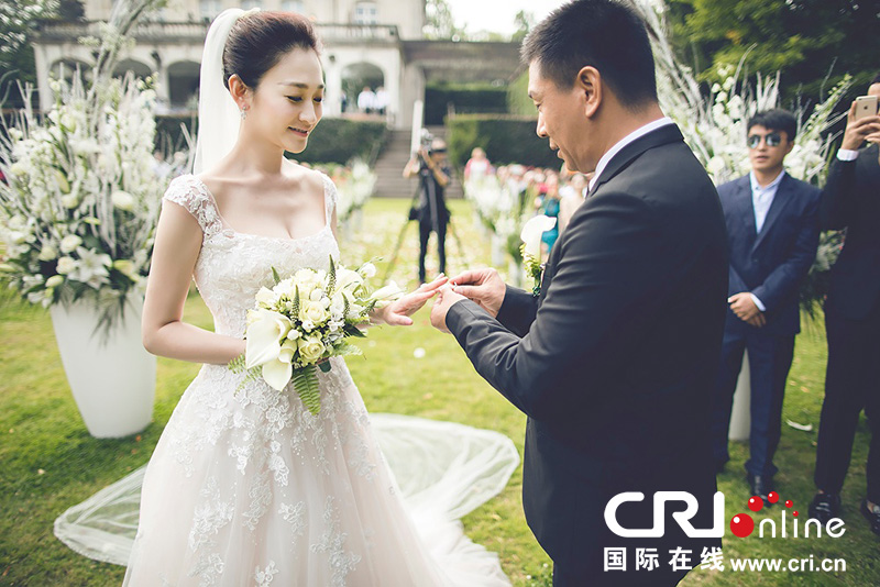 李小冉比利時辦婚禮 朱丹、鐘欣潼、應采兒做伴娘